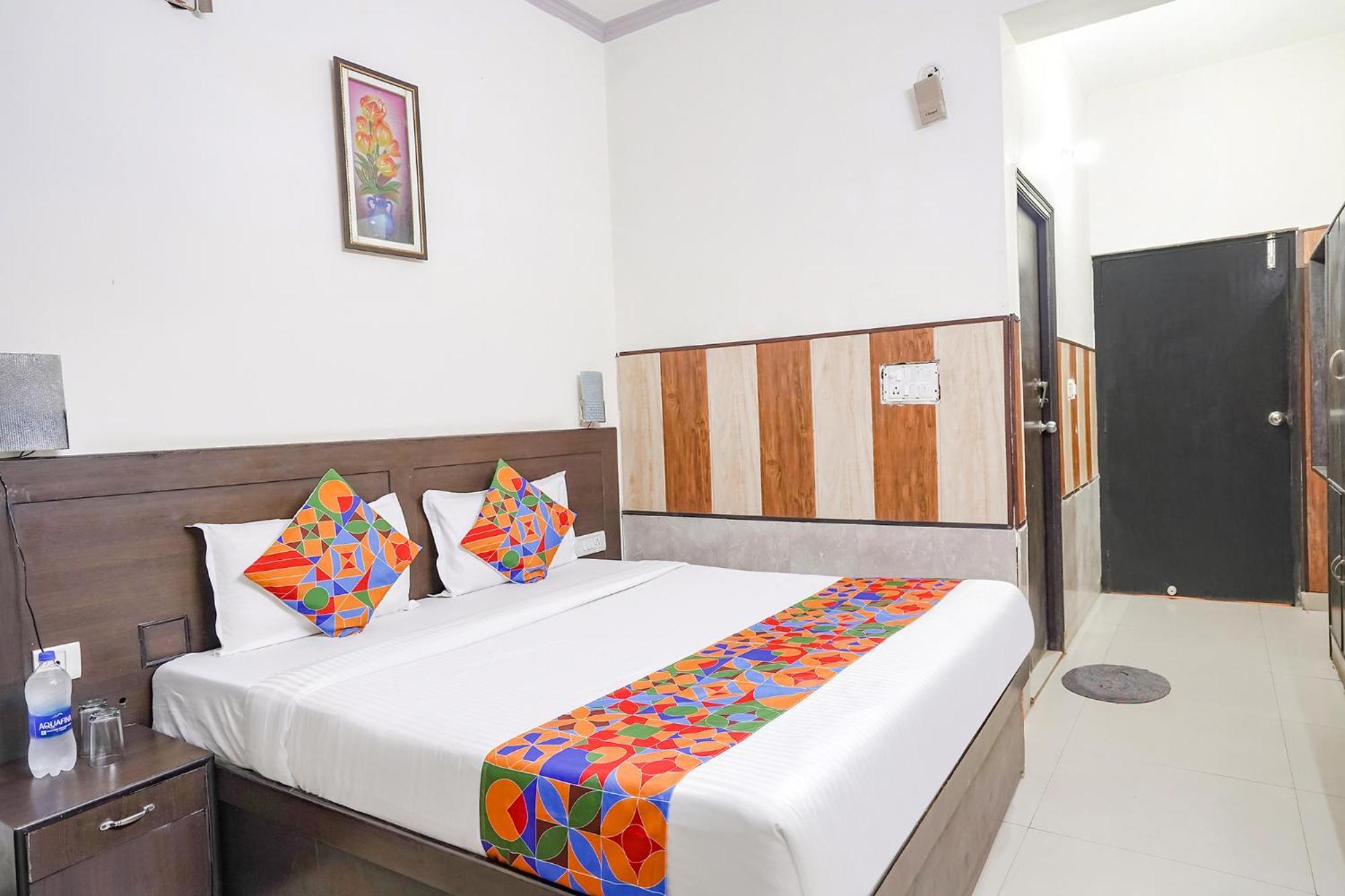 Fabhotel Prashant Palace Мисор Екстериор снимка