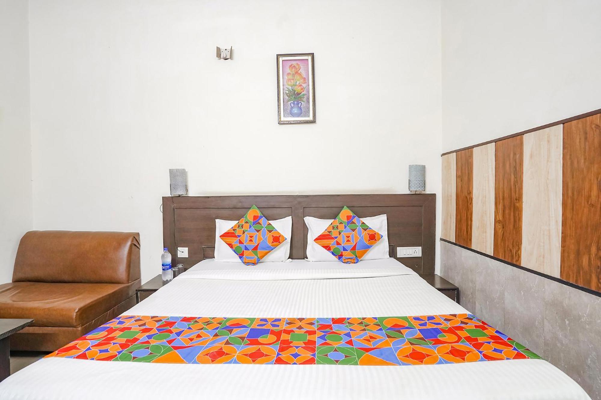 Fabhotel Prashant Palace Мисор Екстериор снимка