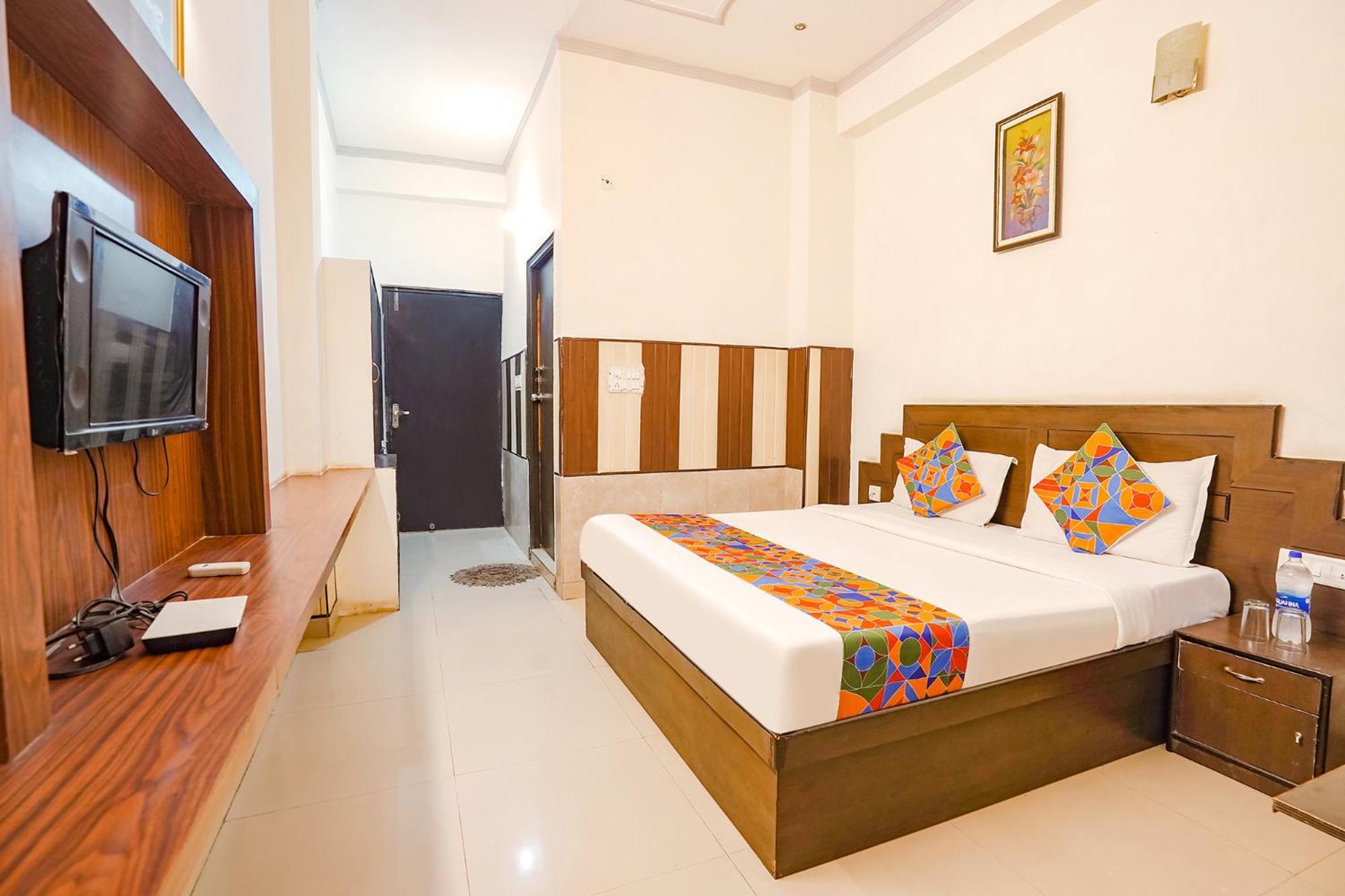 Fabhotel Prashant Palace Мисор Екстериор снимка