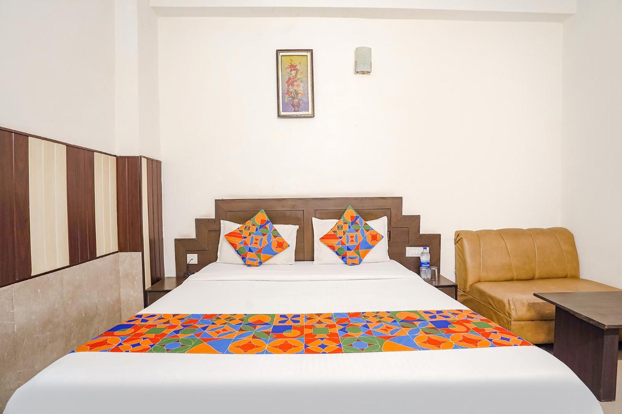 Fabhotel Prashant Palace Мисор Екстериор снимка