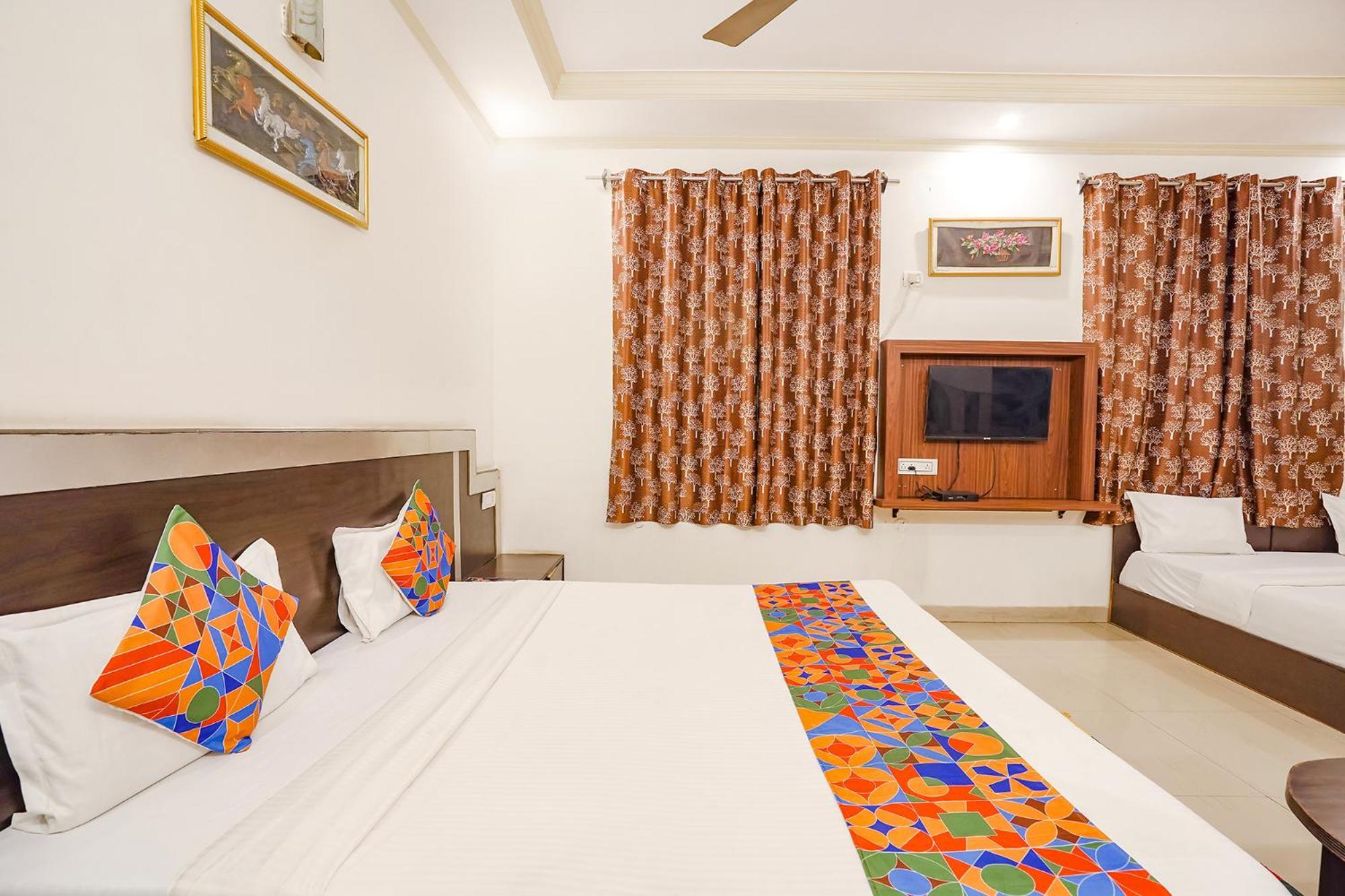 Fabhotel Prashant Palace Мисор Екстериор снимка