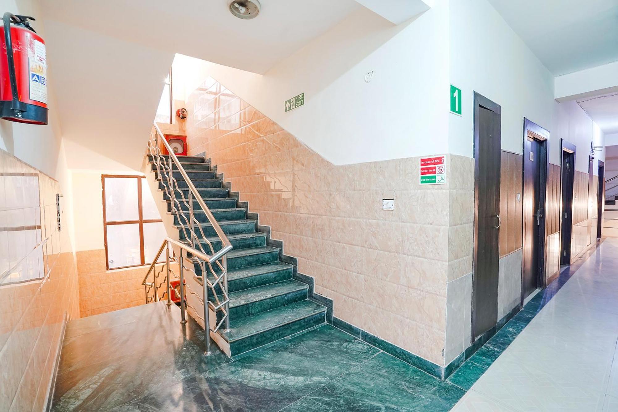 Fabhotel Prashant Palace Мисор Екстериор снимка