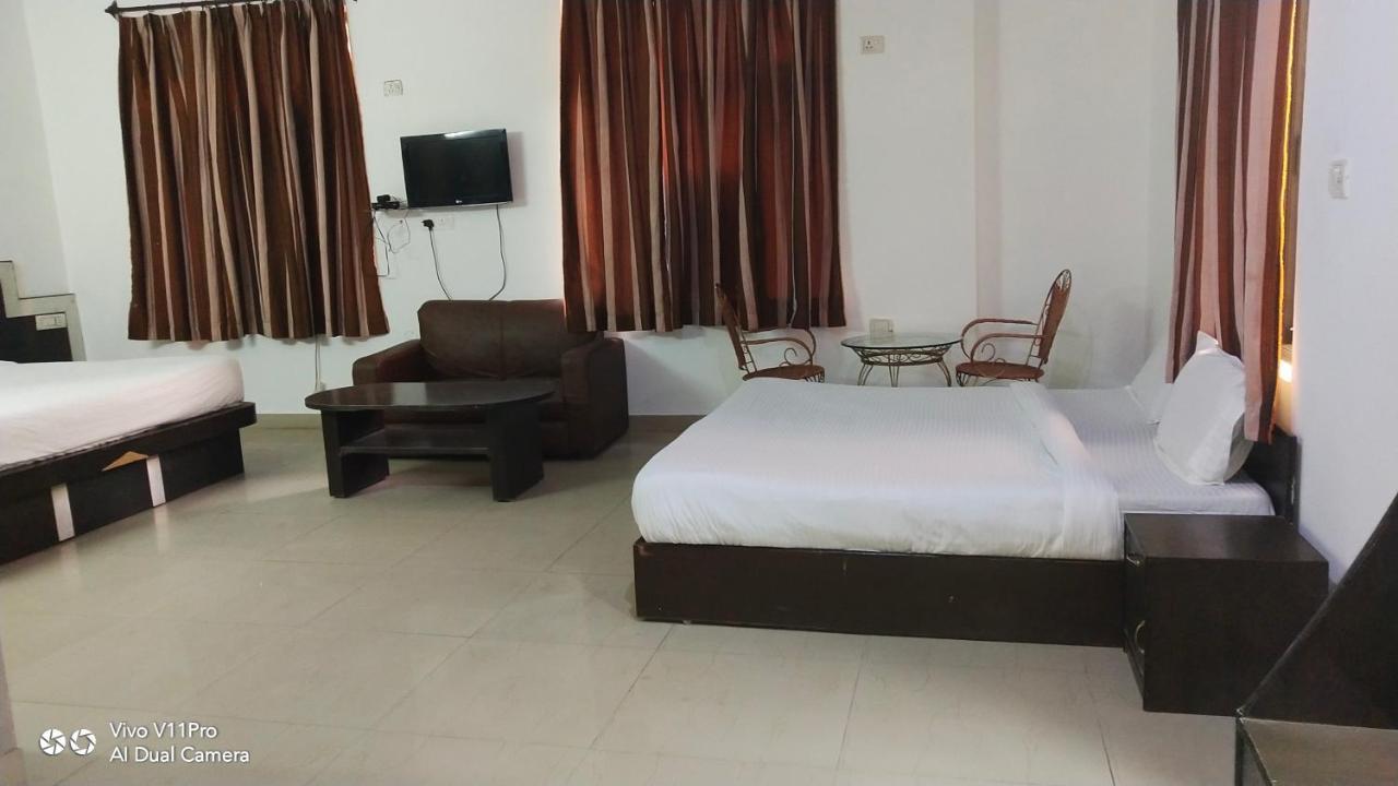 Fabhotel Prashant Palace Мисор Екстериор снимка