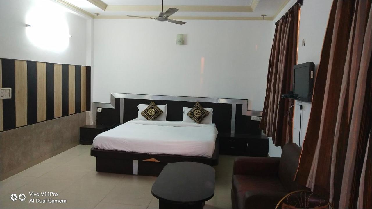 Fabhotel Prashant Palace Мисор Екстериор снимка