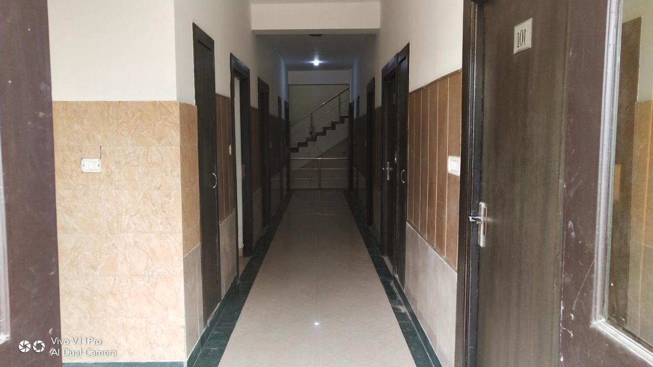 Fabhotel Prashant Palace Мисор Екстериор снимка
